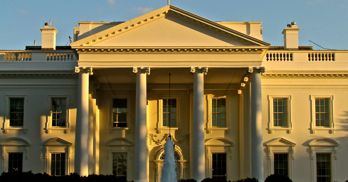 image of a fountain at a government building